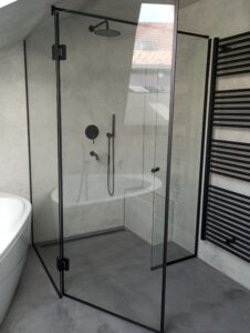 Rohová sprchová zástěna s černým kováním