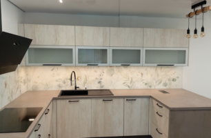 Tisk na sklo: rozdíl mezi UV tiskem a keramickým tiskem