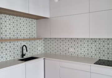 sklo do kuchyně geometrický motiv